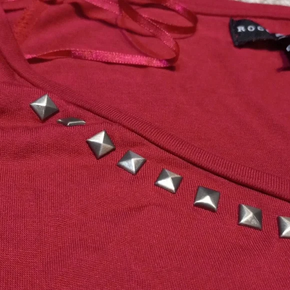 ROCK & REPUBLIC pink open shoulder medium top with flow sleeves - Picture 6 of 9